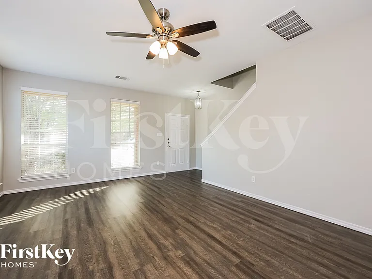 7060 Chapelridge Dr — Photo 4
