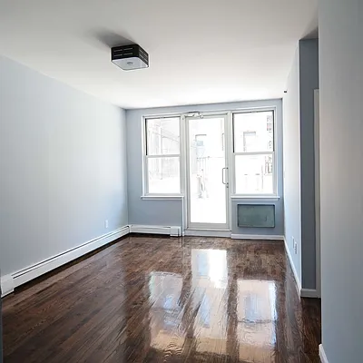 Rented by Nooklyn NYC LLC | media 39