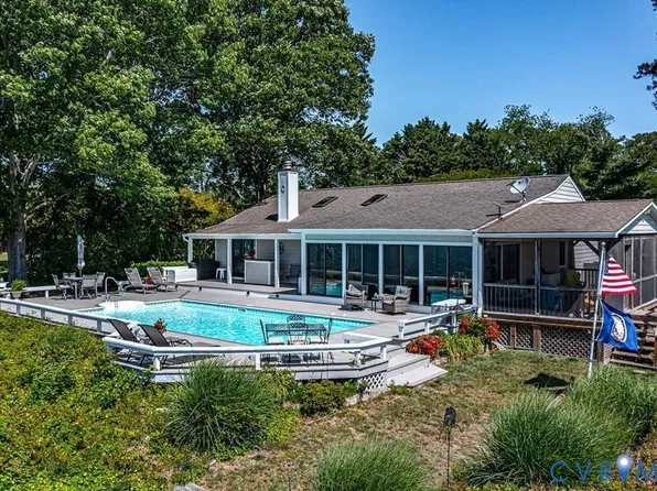 325 Deep Water Dr, White Stone, VA 22578