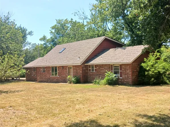 755 Winter Ln, Claremore, OK 74017