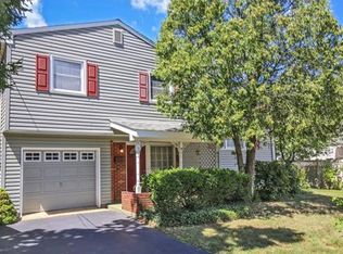 94 Vineyard Rd, Edison, NJ 08817