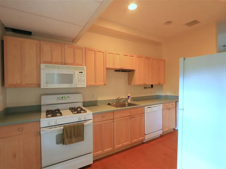24 Tufts St #2 — Photo 7