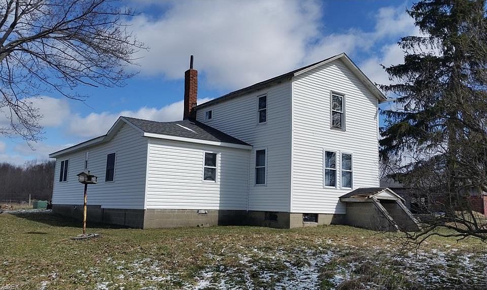 Front of main house.