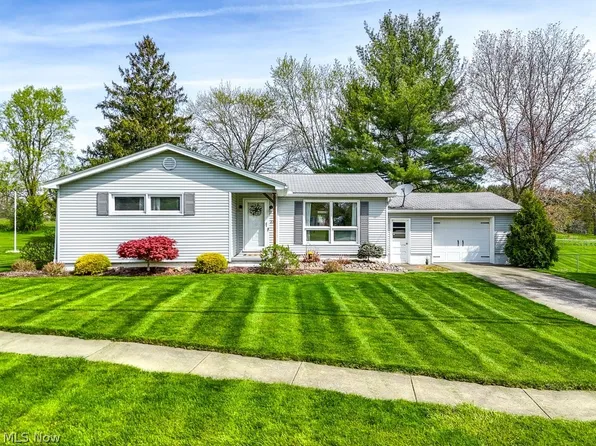 23 E Church St, Marshallville, OH 44645