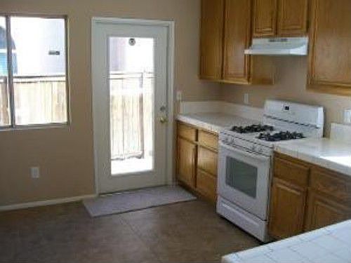 4th image of 15105 Zircon Dr
