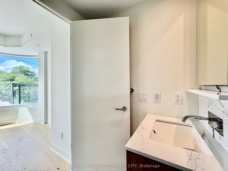 322 Dupont St #207 — Photo 9