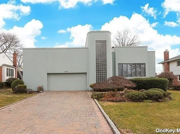 292 Birch Drive, Roslyn, NY 11576