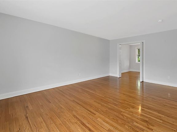 4th image of 504 Pelham Rd APT C3