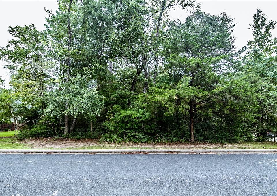 1st image of 2223 W Green Briar Dr