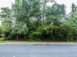 2223 W Green Briar Dr, Huntsville, TX 77340