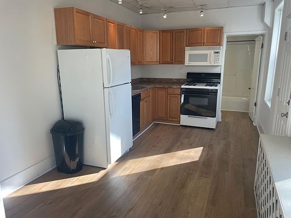 2nd image of 165 Green Ln #1