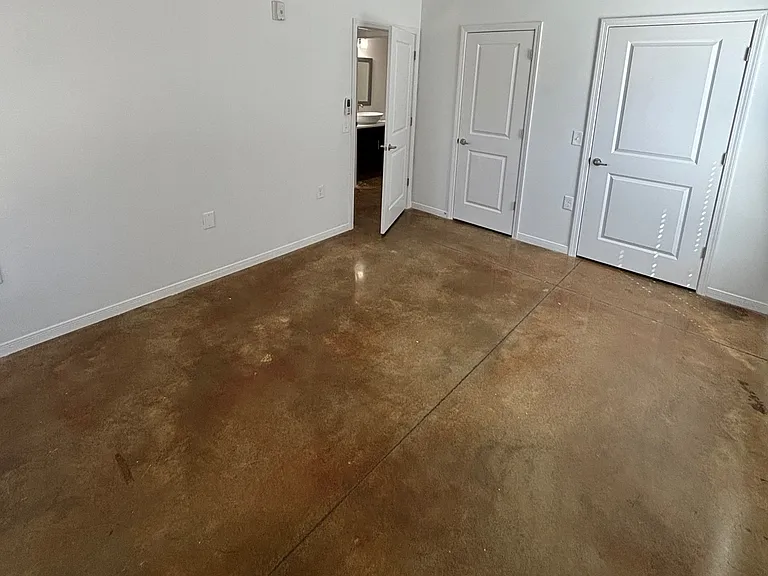 Renaissance Pointe Parkland Heights — Photo 17