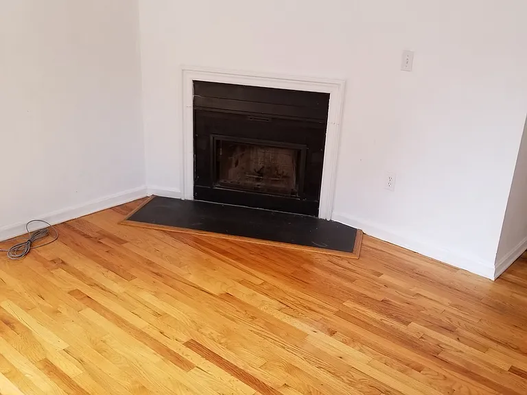 81 Conduit St — Photo 6