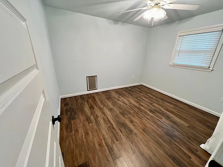 2735 Hawthorne Rd — Photo 8