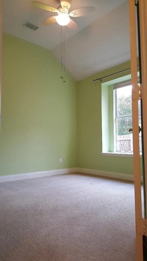 4 bed, 2525 sqft, $2,900 — Photo 4