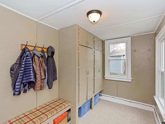 5th image of 28 Voorheesville Ave