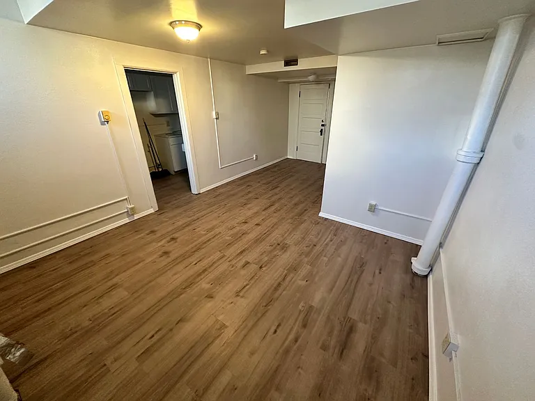 Ebert Apartments — Photo 6
