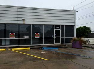 1007 E Judge Perez Dr, Chalmette, LA 70043