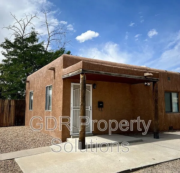 3529 Ross Ave SE — Photo 3