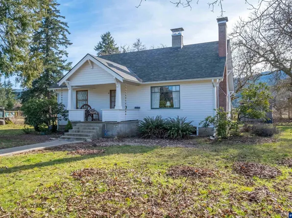 512 SE Kingwood Ave, Mill City, OR 97360