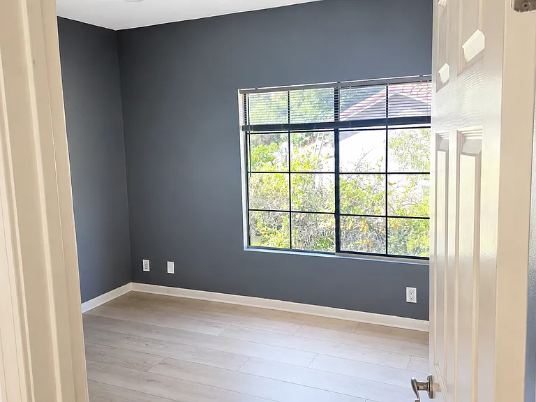 1056 Hooper Dr — Photo 17