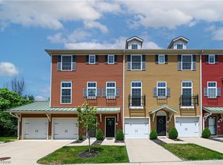 2 Grandview Dr, Rocky River, OH 44116