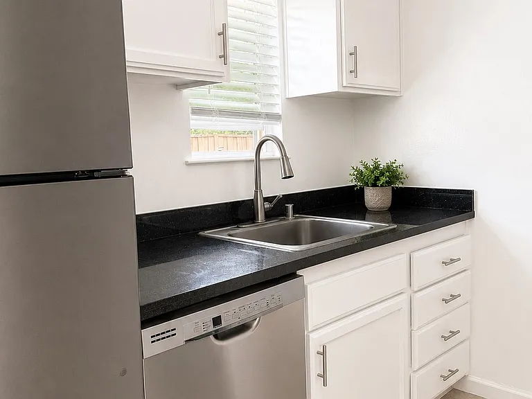 Wellsbury Apartment Homes — Photo 30