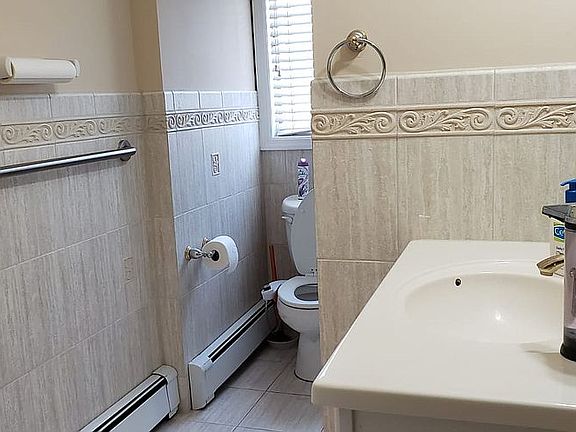 Upstairs Bathroom - Angle 1
