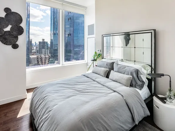 515 W 36th St, New York, NY