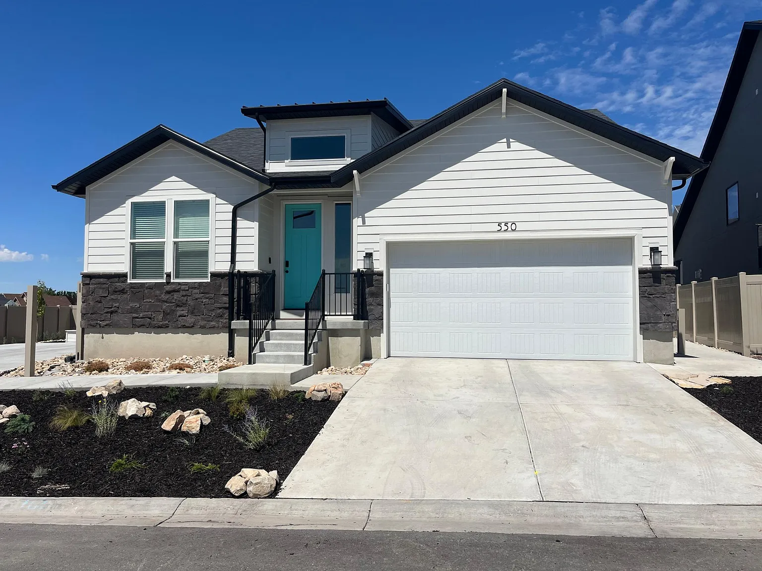 3 bed, 1480 sqft, $1,800 — Photo 1