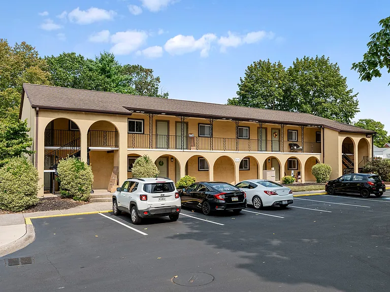 Rosedale Apartments — Photo 2