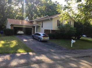 2209 Bantry Ln, Chesterfield, MO 63017
