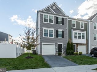 577 Thumper Dr, Ranson, WV 25438