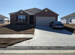 1105 W Odessa Rd, Claremore, OK 74019