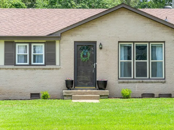228 Orleans Dr, Clarksville, TN 37042