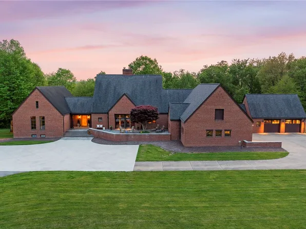 783 Kings Chapel Rd, New Castle, PA 16105