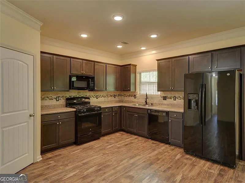 3 bed, 2.5 bath, $1,795 — Photo 3