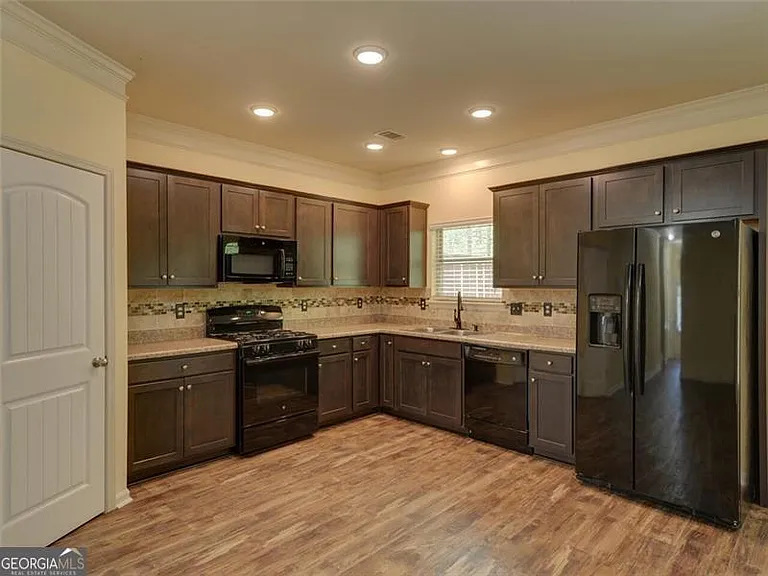 329 Turtle Creek Dr — Photo 3