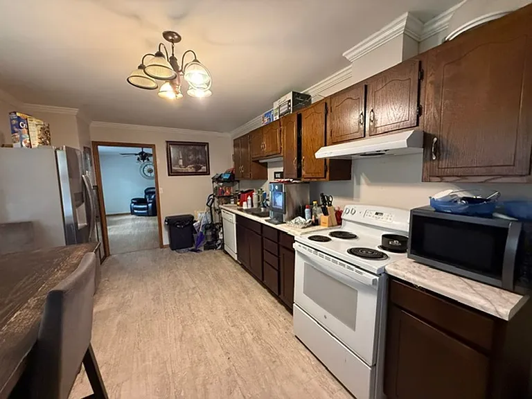 4011 Danbury Dr — Photo 3