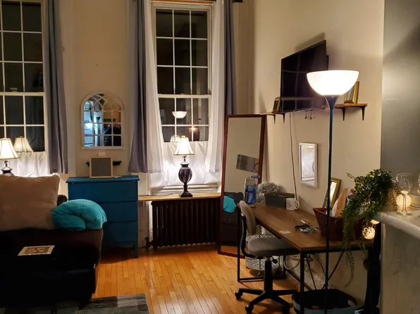 754 S 10th St, Philadelphia, PA