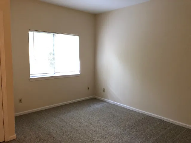 6868 N Green Bay Ave — Photo 8