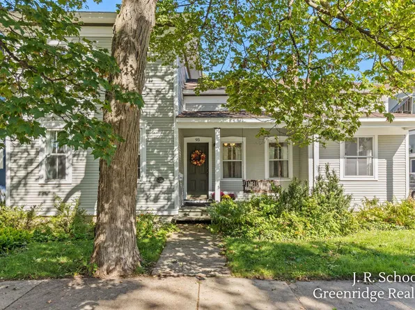 93 W 12th St, Holland, MI 49423