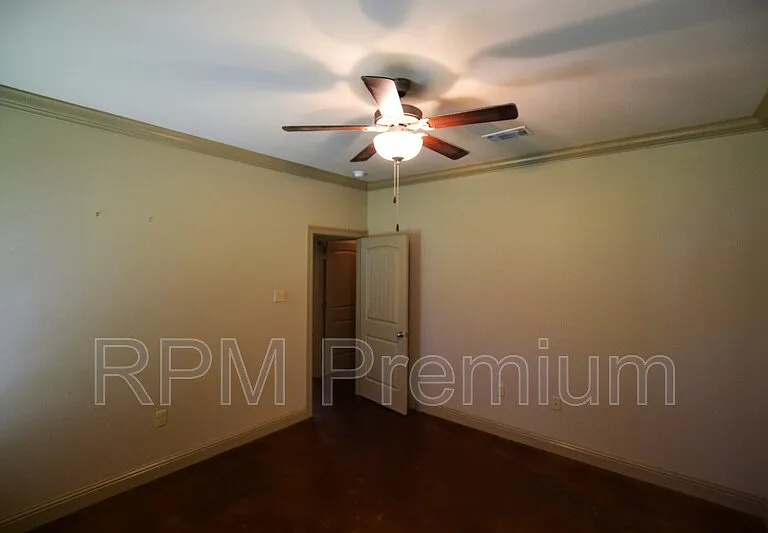 4836 Rollins Rd — Photo 16