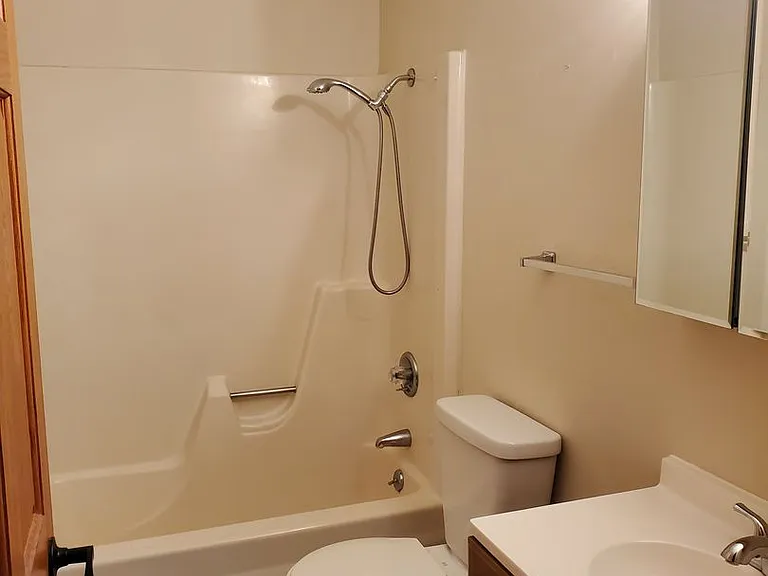3405 Winston Dr — Photo 7
