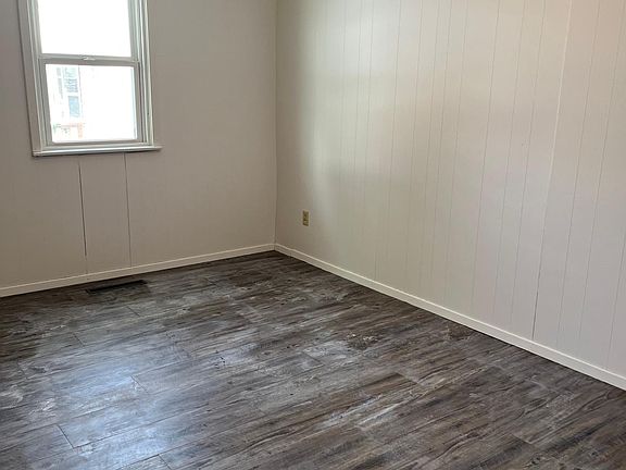 5th image of 904 6th Ave S #904