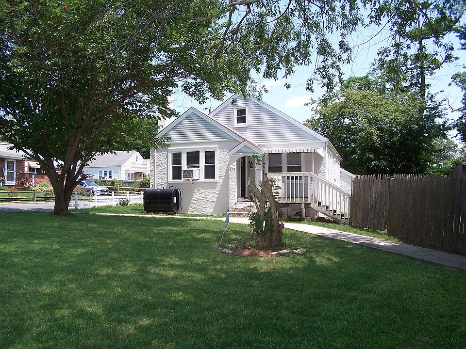 1st image of 172 4th Ave