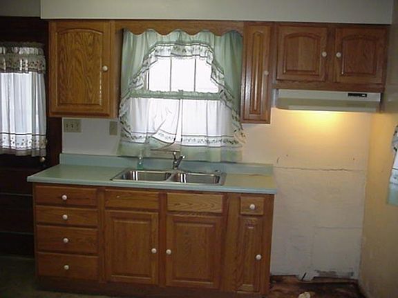 5th image of 902 Jefferson St