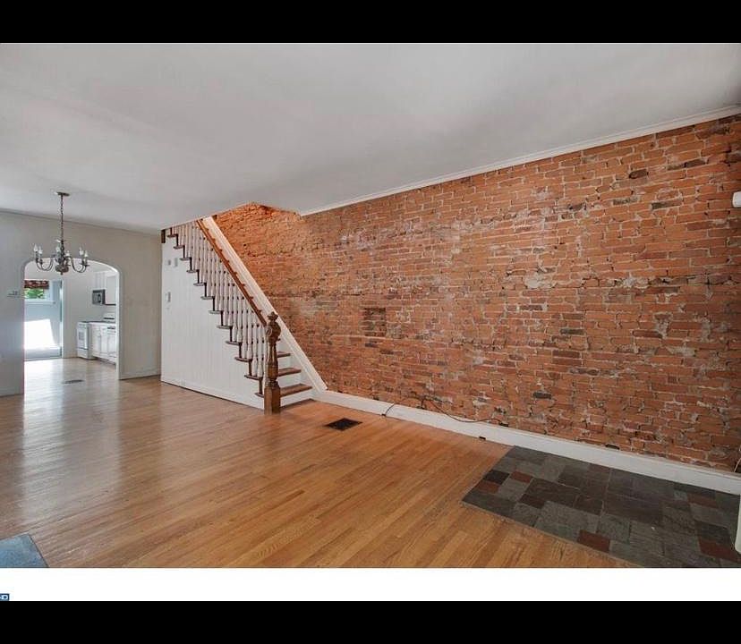 1st image of 913 N Clayton St #1