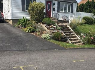 31 Caporal St, Cranston, RI 02910