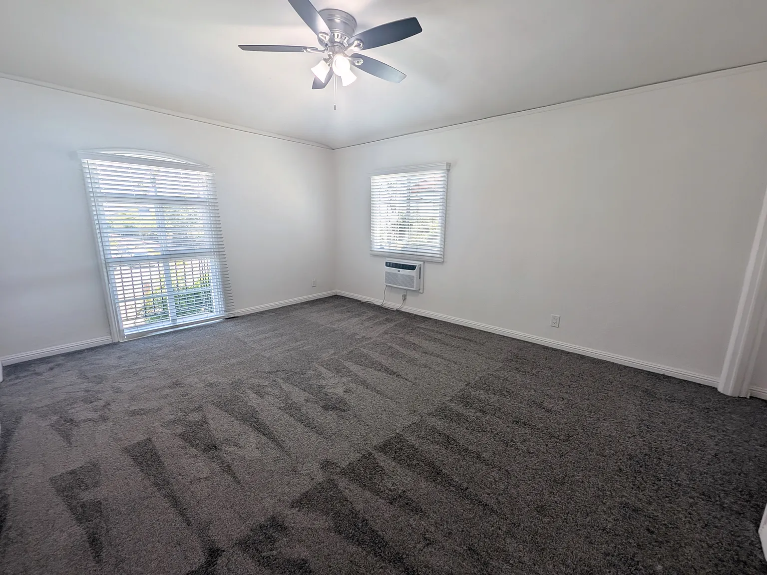 Studio, $1,800 — Photo 4